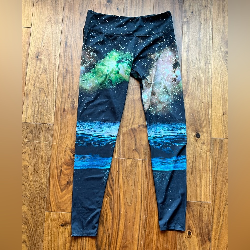 Onzie printed galaxy ocean activewear leggings M/L